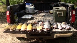 Catfishing with Limb Lines on Neches River [upl. by Okir]