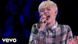 Miley Cyrus  Jolene Dolly Parton Cover Live at Bangerz Tour [upl. by Leona13]