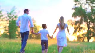 Stock Video  familia feliz correndo [upl. by Joshua]