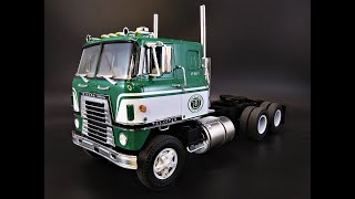 NEW MOLDS INTERNATIONAL TRANSTAR CO 4070A SEMI TRACTOR 125 SCALE MODEL KIT Build Review AMT 1203 [upl. by Geiger]