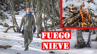 Haciendo Fuego En La Nieve  Cómo Hacer Una Fogata [upl. by Tallou]