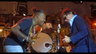 Best guitar duel ever Joe Bonamassa and Eric GalesJohn Henry [upl. by Scherle]