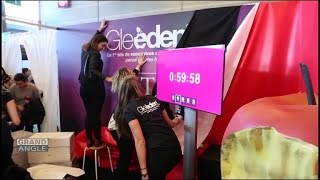 La provoc du site dadultère Gleeden au salon du mariage [upl. by Narine]