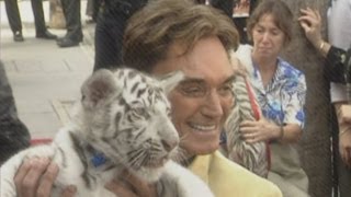 Siegfried amp Roy tiger infamous for onstage attack dies [upl. by Nosiaj560]