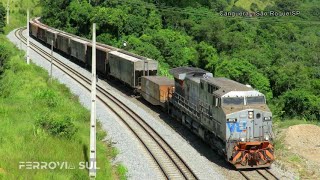 Trem da VLI operando em Bitola Mista na Sorocabana [upl. by Aicercul]