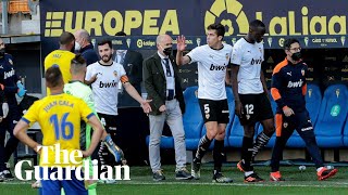 Valencia walk off against Cádiz after Diakhaby accuses opponent of racist abuse [upl. by Eatnahs]