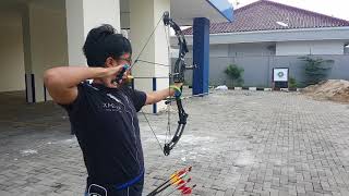 Compound bow Junxing M106 [upl. by Edualcnaej]