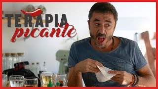 PABLO GRANADOS ENLOQUECE PROBANDO SALSAS PICANTES  TERAPIA PICANTE [upl. by Neimad916]