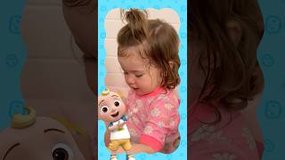 Bubble Bath Bedtime Routine Big Sister Helping Baby Sister cocomelon shorts [upl. by Conger]