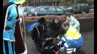 201011 Ambulance voor Zwarte Piet [upl. by Maclay]