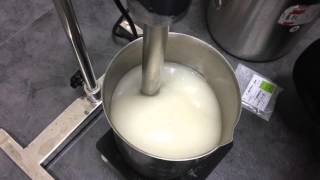 Xanthan Gum 2 powder wetting in water [upl. by Aisena]