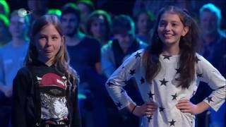 Lisa Marie Koroll und Lina Larissa Strahl bei Das Spiel beginnt [upl. by Ahsikel]