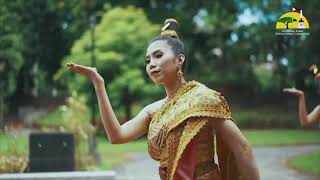 Filipinos Dancing Lao Blessing Dance Fon Ouy Pon  Laos Traditional Folk Culture Dance [upl. by Ackerley]