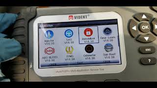 REVIEW  VIDENT iAuto 702Pro OBD2 Diagnostic Scanner Immobilizer and PROGRAMMING FOB KEYS [upl. by Nisse]