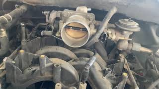 Cleaning MAF sensor and throttle body 2003 54L  F150 F250 and Expedition [upl. by Bravar]