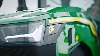 John Deere 8R Traktor – perfektes DESIGN Serie 8R8RX8RT [upl. by Hotchkiss]