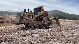 Caterpillar D9T Bulldozer Ripping Hard Ground  Diastasi Ateve [upl. by Bentlee]