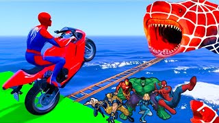 الأبطال الخارقين على القضبان دوامة قمع جسر  SPIDERMANon Motorcycle in Spiral Bridge Stunt Ride [upl. by Ardnayek481]