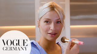 Lena Gercke zeigt uns ihre schnelle AlltagsRoutine in der Schwangerschaft  Beauty Secrets  VOGUE [upl. by Levine663]