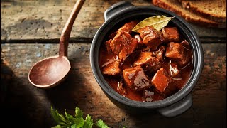 Gulasch  Einfaches Rezept für Rindsgulasch [upl. by Ardnuhsal]