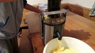 Ambiano Juicer testing review 5 liter apple juice squized [upl. by Ruberta]