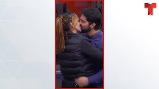 💋Aylín Mujica y Arturo Carmona se besan 👩🏻‍❤️‍💋‍👨🏻 La Casa de los Famosos 3 Shorts  Telemundo [upl. by Enail917]