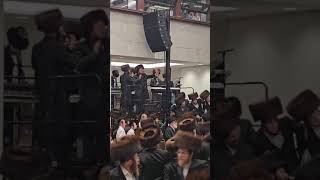 Triple Simcha in Viznitz Chanukas Habayis Hachnosas Sefer Torah amp Sheva Brachos [upl. by Ojok]