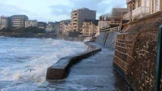 SaintMalo  Coup de vent et Forte Marée Springflut  High Tide [upl. by Yasmin]