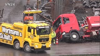 10032020  VN24  Traktor hilft bei LKW Bergung mit ForstSeilwinde [upl. by Anahsirk]