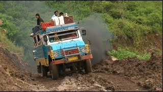 Philippines  Quand la montagne gronde  Les routes de limpossible [upl. by Annairam]