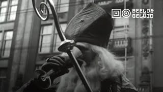 Intocht van Sinterklaas in Amsterdam 1952 [upl. by Jeannine479]