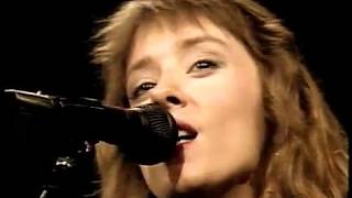 Suzanne Vega  Luka Live on Letterman 1987 [upl. by Aldora556]