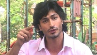 Vidyut Jamwal speaks on Mona Singhs MMS Scandal [upl. by Oinolopa]