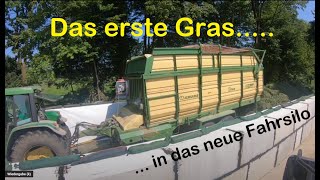 Fahrsilo fertig und das erste Gras ins neue Silo [upl. by Enila]