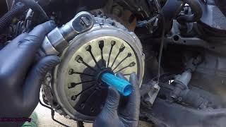 Embrayage Conversion volant moteur BiMasse vers un Volant Monomasse [upl. by Sikata]