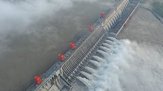 Live Three Gorges Dam discharges its largest flood peak三峡枢纽开启11孔泄洪 [upl. by Pirzada246]