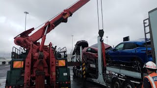 Foden 6x6 lifting car transporter top deck after chain failed [upl. by Hait]