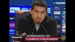 Riquelme se cruzó con un periodista en su conferencia [upl. by Eylatan]