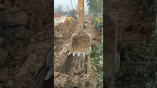 Use excavator to dig trench for laying underground sewage pipe But bottom no any concrete cushion [upl. by Thaxter]