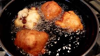 HoeDoeJe Makkelijk en Snel Oliebollen Maken [upl. by Kealey664]