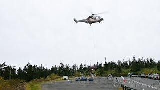 墜落した群馬県防災ヘリコプター「はるな」の機体を回収 [upl. by Swane]