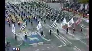 Bagad Bannalec Champs Elysées Breizh Touch [upl. by Politi]