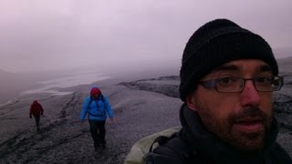 Trekking con crampones en glaciar Vatnajökull [upl. by Knighton]