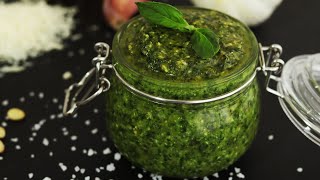 😋 Cómo Hacer SALSA PESTO ► La Auténtica Receta Casera ITALIANA [upl. by Feltie598]