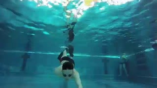 Tauchen im Schwimmbad I freediving [upl. by Gaby116]