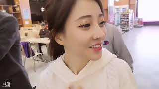 Feng Timo 펑티모  펑티모 일상 Vlog 팬에게 둘러쌓인 펑티모 [upl. by Nollahp463]