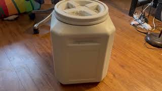 Gamma2 Vittles Vault Pet Food Storage Container Review Plenty of food storage for 1 large dog [upl. by Vento]