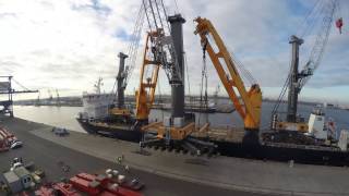 Liebherr  Ship Cranes CBB 4700450 Tandem Lift [upl. by Kopple]