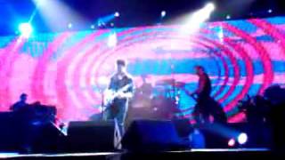 Stereophonics  Dakota  Live at the O2 arena London 10032010 [upl. by Eruot]