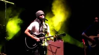 Atif Aslam Live in Concert  Pehli Nazar Mein  Guitar Solo Unplugged Version  HD [upl. by Akirahs]